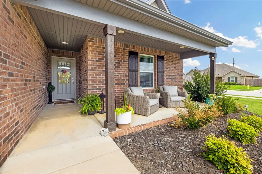1050 Fair Oaks Street, Tontitown, AR 72762 - #3
