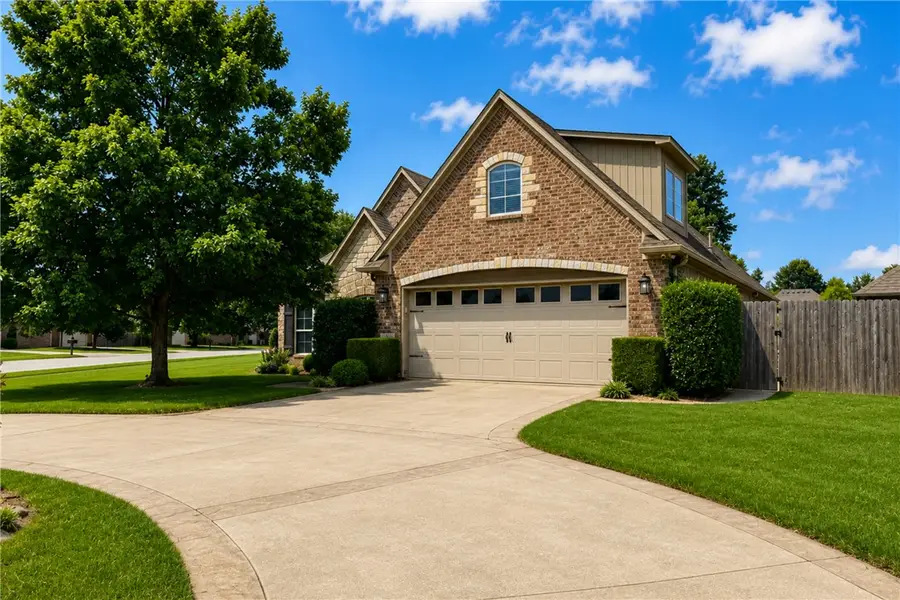 3907 W Mountain View Drive, Fayetteville, AR 72704 - #2