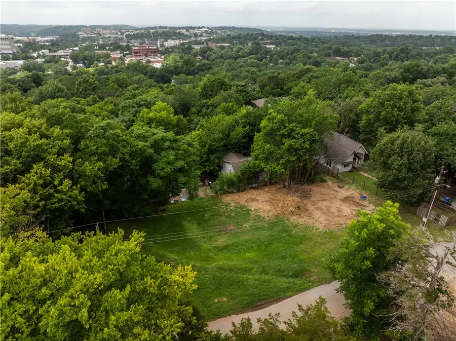 216 N Fletcher Avenue, Fayetteville, AR 72701 - #3