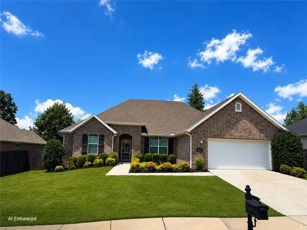 2721 N Grey Squirrel Drive, Fayetteville, AR 72704