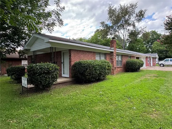 521 E J Street, Russellville, AR 72801