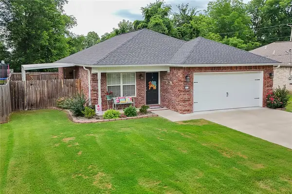 607 S 3rd Street, Dardanelle, AR 72834