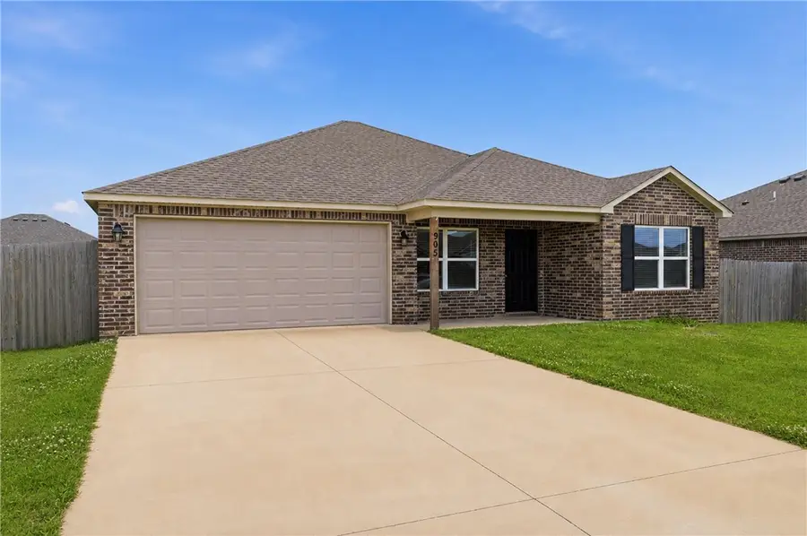 905 W Tanner Drive, Siloam Springs, AR 72761 - #2