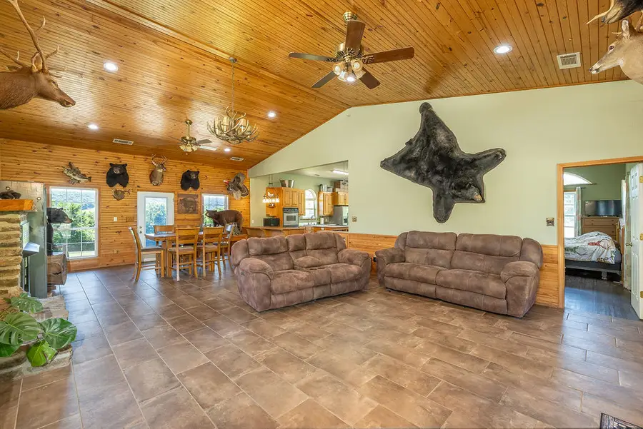 17068 Hazel Valley Road, Fayetteville, AR 72701 - #3