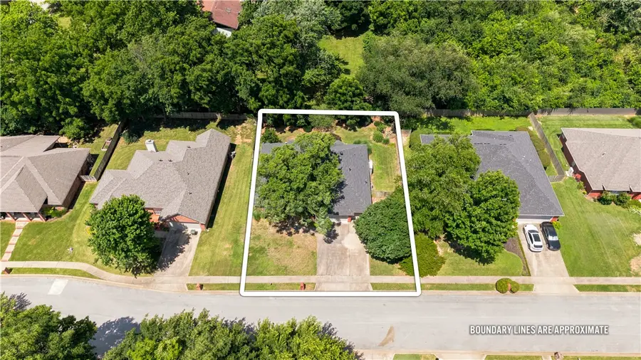 3317 N Picadilly Lane, Fayetteville, AR 72703 - #3