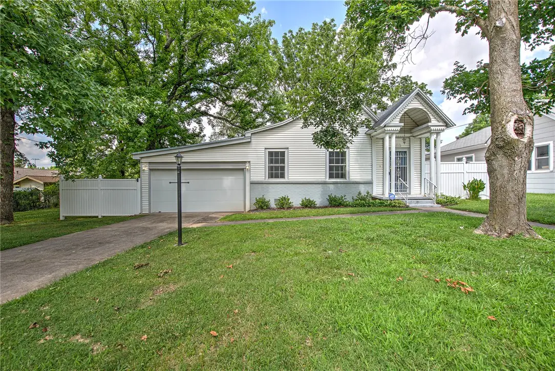 1114 S 4th Street, Rogers, AR 72756 - #1