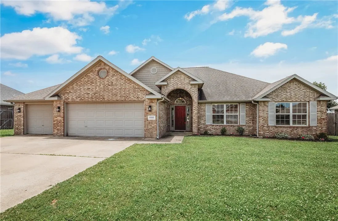 6010 Overland Drive, Siloam Springs, AR 72761 - #1
