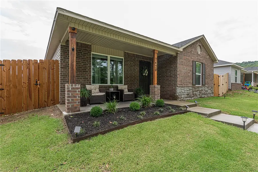 2420 E Illinois Alley, Fayetteville, AR 72701 - #3