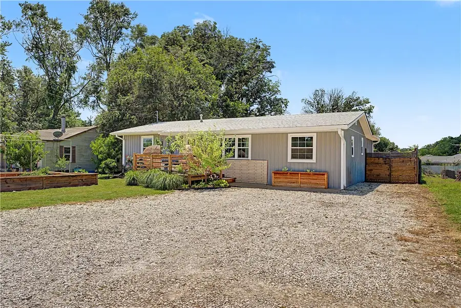 455 N Curtis Avenue, Pea Ridge, AR 72751 - #3