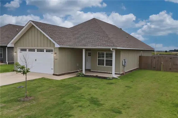 3647 Red Maple Way, Jonesboro, AR 72704