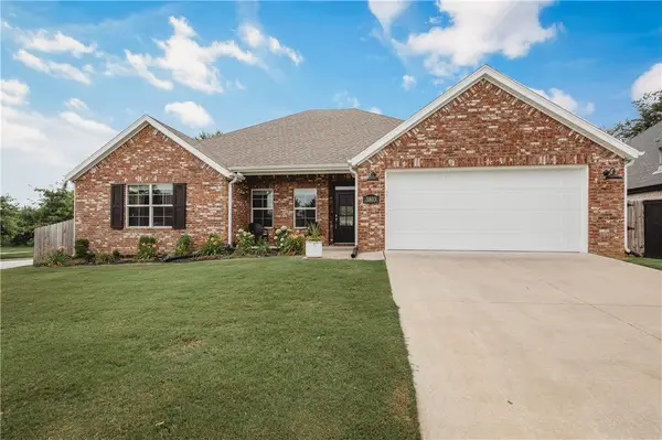 5803 W Poison Springs Drive, Fayetteville, AR 72704