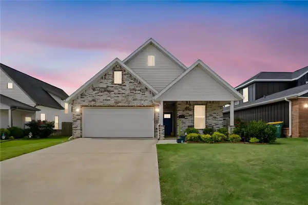 1712 W Broadway Place, Rogers, AR 72758