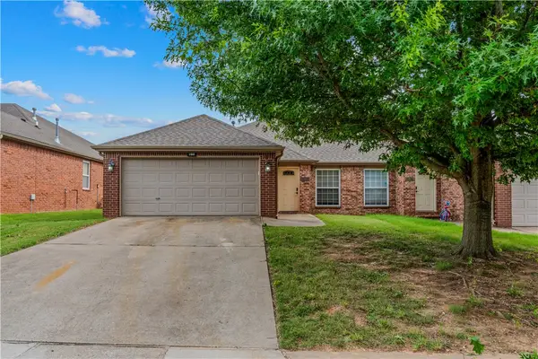 286-288 W Copper Oaks Drive, Centerton, AR 72719