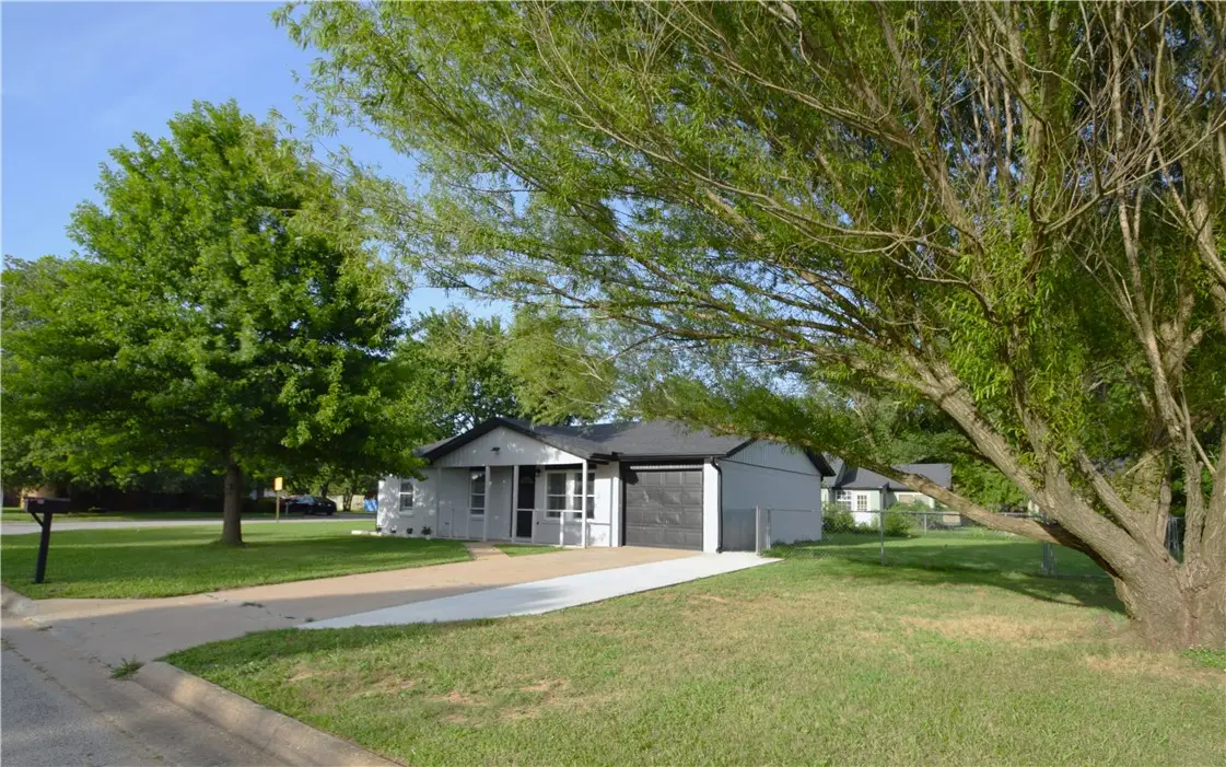 2511 N 4th Street, Rogers, AR 72756 - #1
