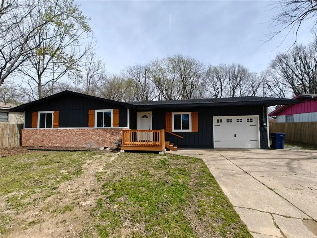 217 S Skilern Street, Siloam Springs, AR 72761 - #1