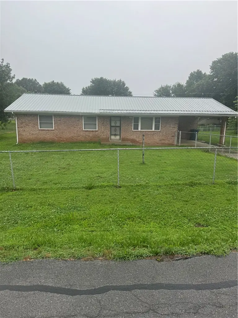 628 Pine Avenue, Gentry, AR 72734 - #1