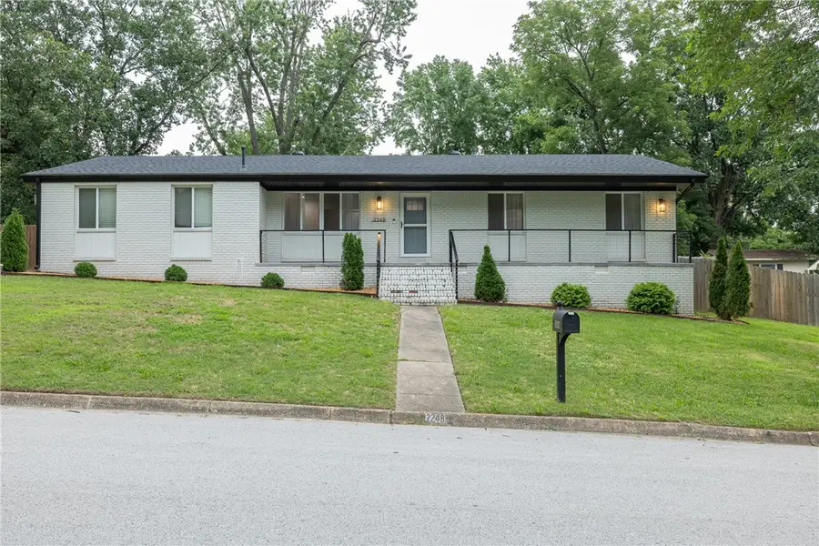 2248 N Hummingbird Lane, Fayetteville, AR 72703 - #2