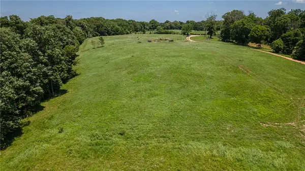E Mcnelly 1 Road, Bentonville, AR 72712