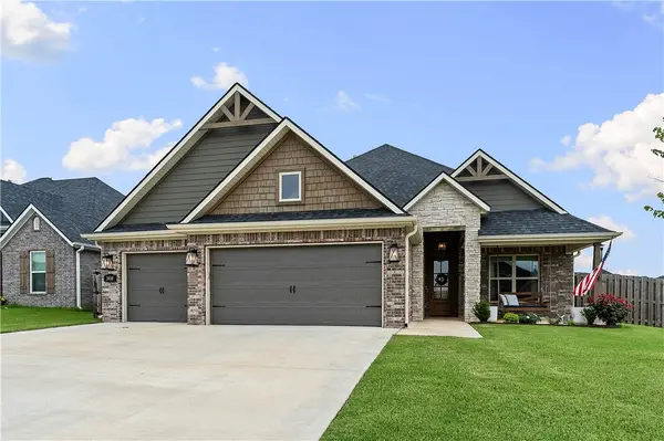 1400 Dresden Drive, Centerton, AR 72719