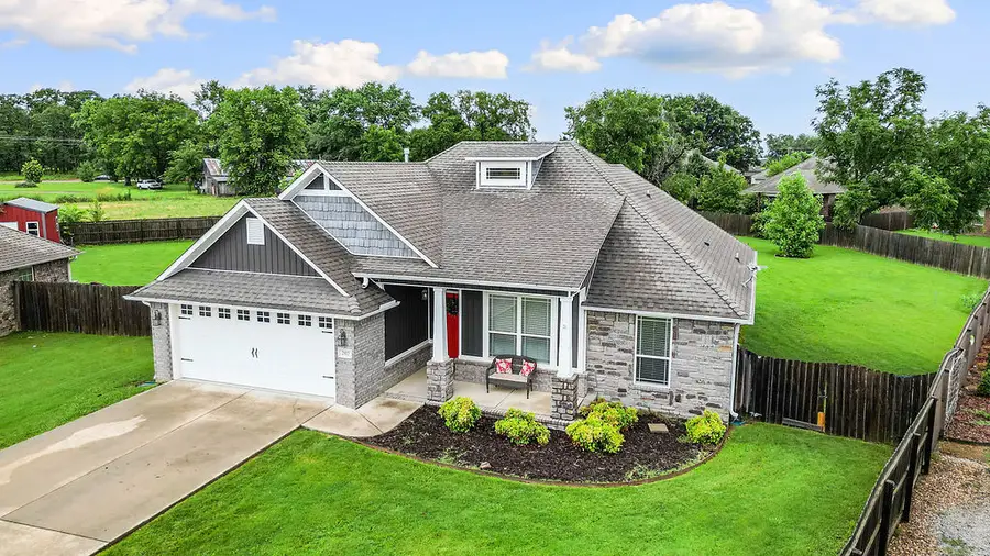 202 Adams Street, Pea Ridge, AR 72751 - #2