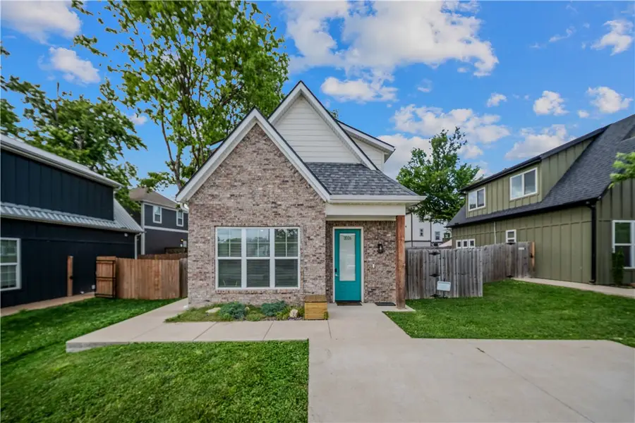 3026 W Old Farmington Road, Fayetteville, AR 72704 - #2