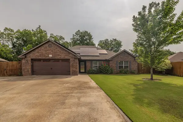 2305 Kelly Lynn Place, Fayetteville, AR 72701