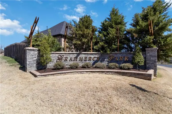 2301 Steinbeck Drive, Bentonville, AR 72712