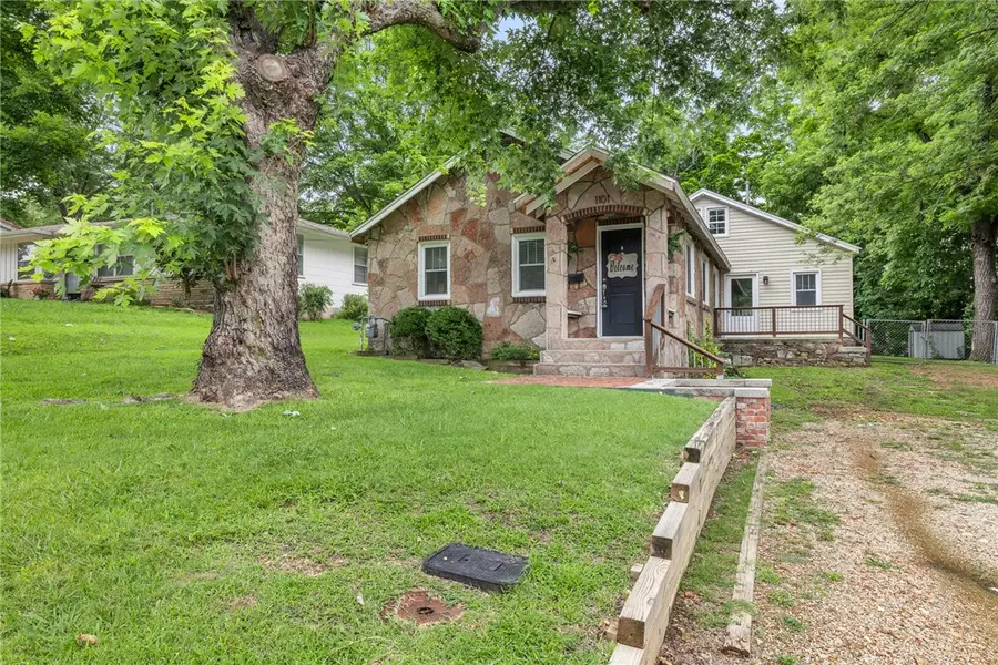 1101 N Maple Street, Harrison, AR 72601 - #2