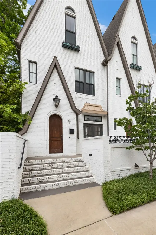 211 N Church Avenue #1, Fayetteville, AR 72701