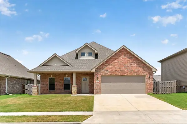 2120 Periwinkle Place, Centerton, AR 72719