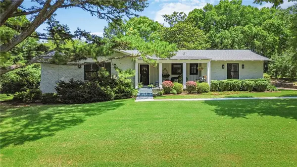 734 N Crest Drive, Fayetteville, AR 72701