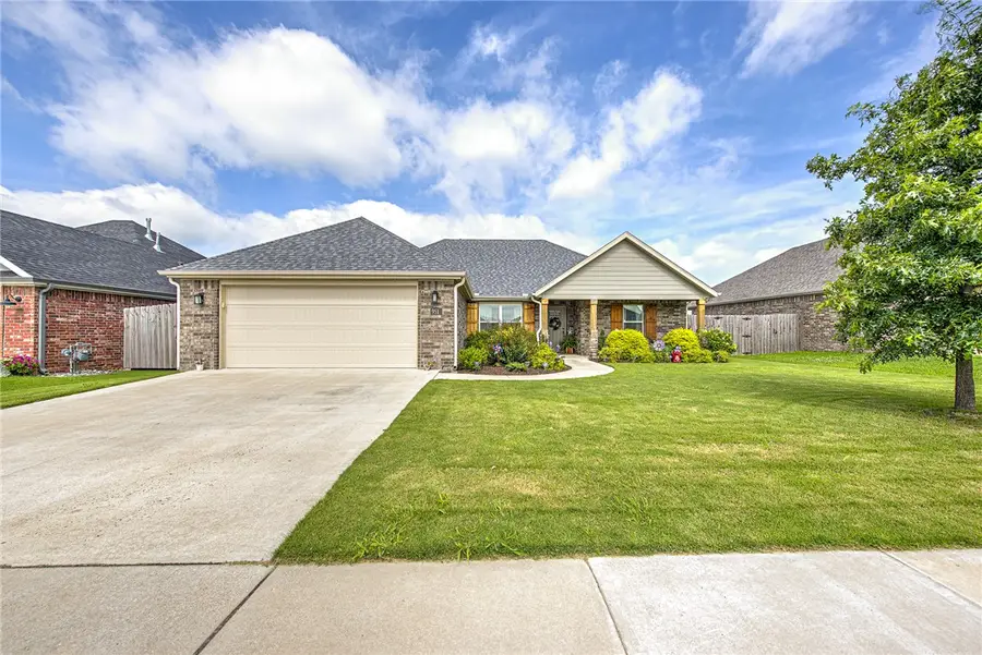 951 Trailwood Street, Tontitown, AR 72762 - #3