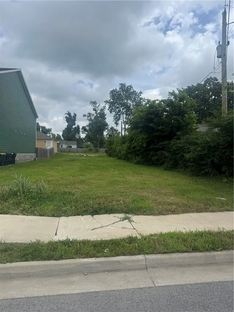 505 S 7th Street, Rogers, AR 72756 - #1
