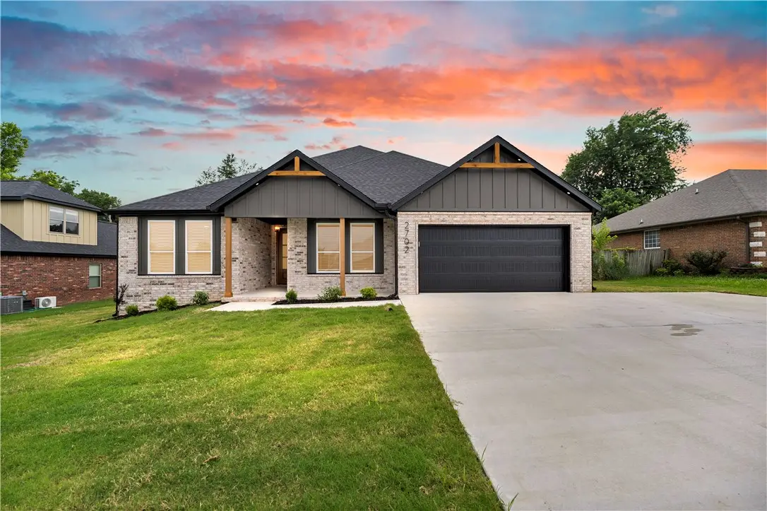 2702 Cortney Circle, Siloam Springs, AR 72761 - #1
