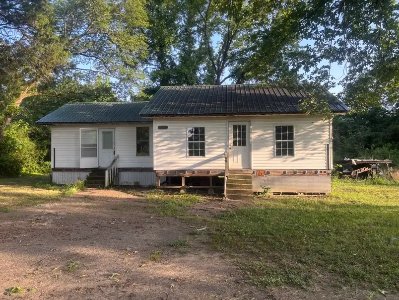 107 South, Plainview, AR 72857 - #1