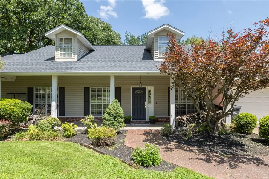 414 Oak Manor Circle, Springdale, AR 72764 - #2