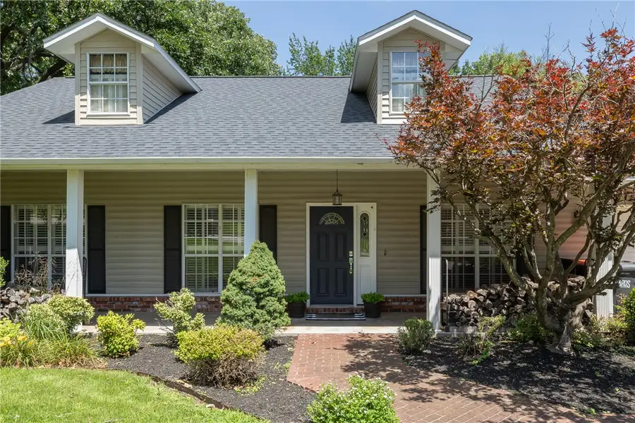 414 Oak Manor Circle, Springdale, AR 72764 - #3