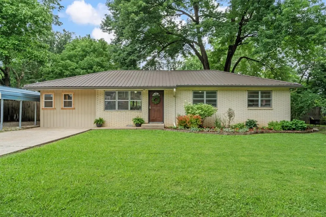505 3rd Avenue, Gravette, AR 72736 - #1