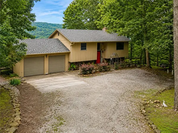 95 Lady Mary Lane, Eureka Springs, AR 72632