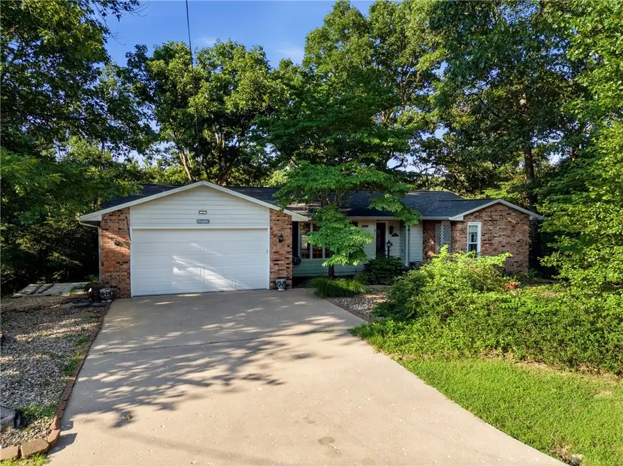19 Lonsdale Drive, Bella Vista, AR 72715 - #2