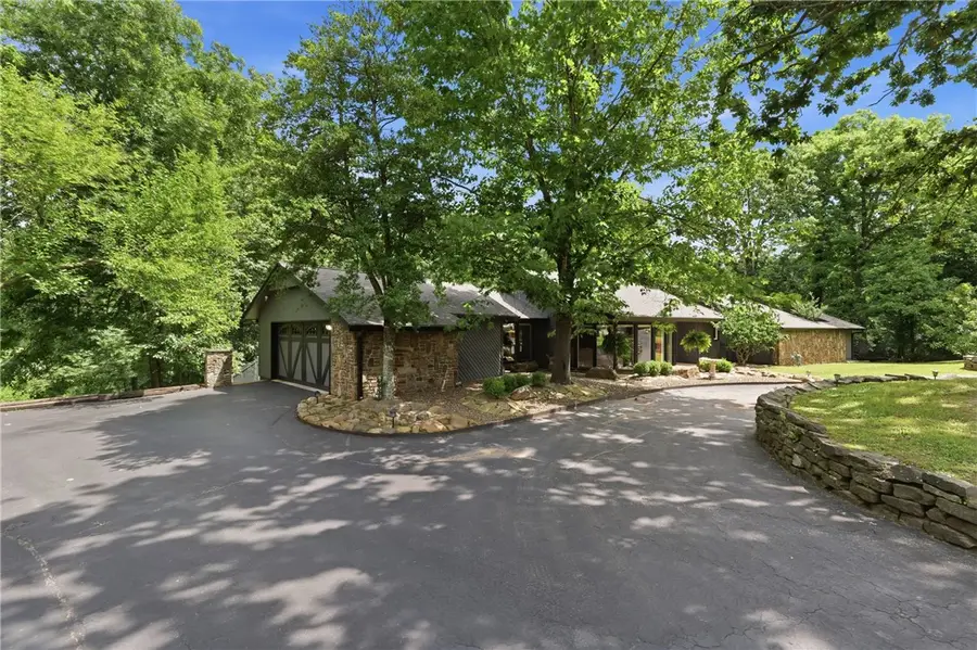 105 E Woodside Lane, Rogers, AR 72756 - #2