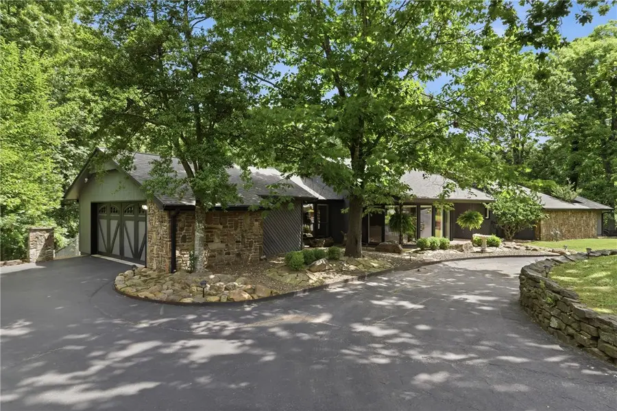 105 E Woodside Lane, Rogers, AR 72756 - #3