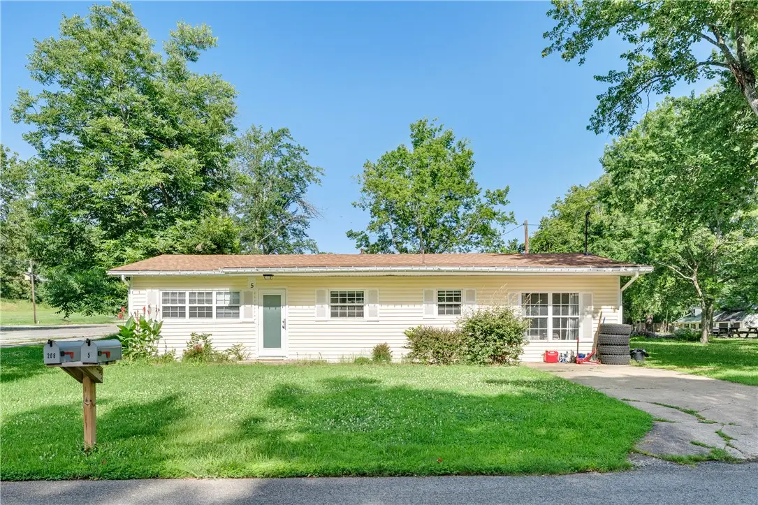 5 S Pollard Avenue, Fayetteville, AR 72701 - #1
