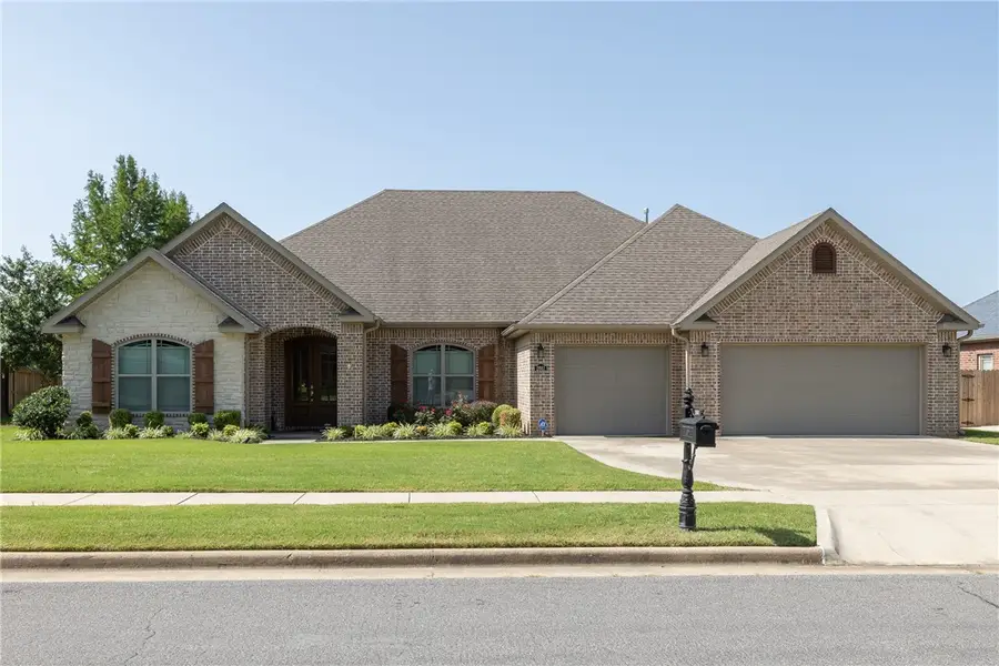 2661 W Vanike Drive, Fayetteville, AR 72704 - #2