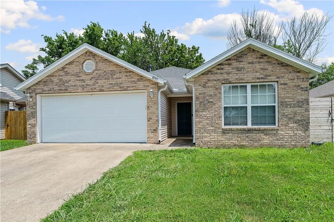 817 SE E Court, Bentonville, AR 72712 - #1