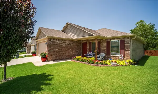 109 W Gillian Avenue, Rogers, AR 72758