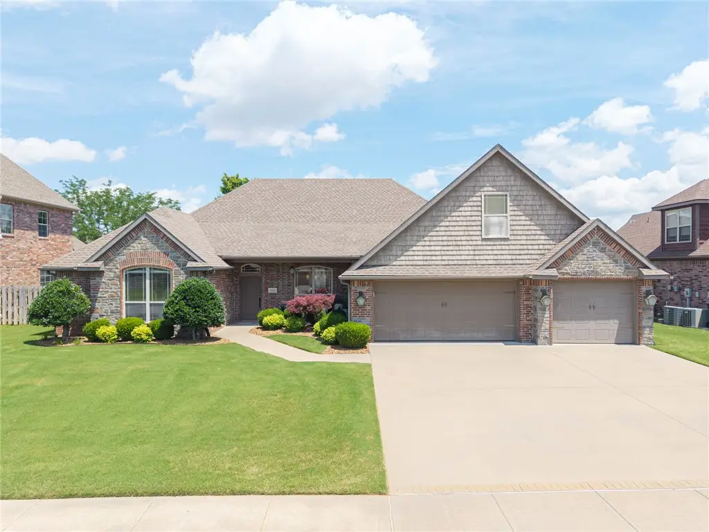6105 W Bainbridge Drive, Rogers, AR 72758 - #1