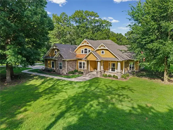 19534 Eastfork Lane, Gravette, AR 72736
