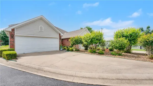 902 S Dixson Street, Rogers, AR 72758