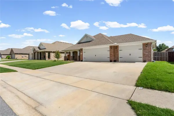 611 Gala Circle, Bentonville, AR 72712